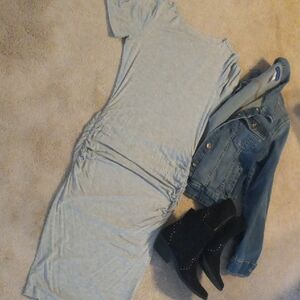 Casual Gray Dress with Denim Jacket and Black Boots
